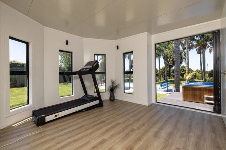 Photo of property in 15 Saint Clair Place, Papamoa Beach, Papamoa, 3118