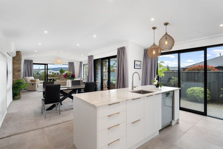 Photo of property in 18 Caledonia Drive, Mosgiel, 9024