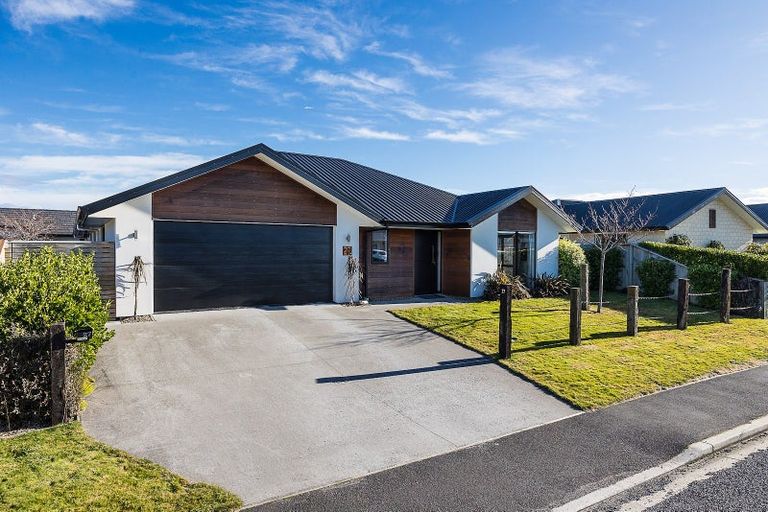 Photo of property in 27 Anderton Crescent, Mosgiel, 9024
