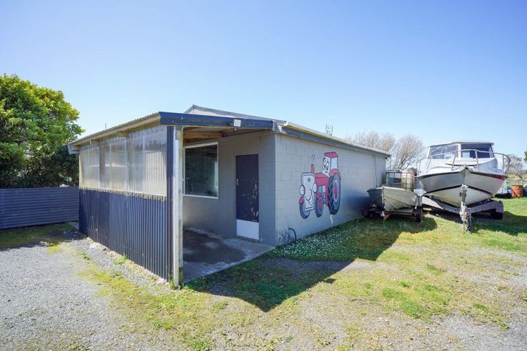 Photo of property in 44 Princes Road, Greenhills, Invercargill, 9877