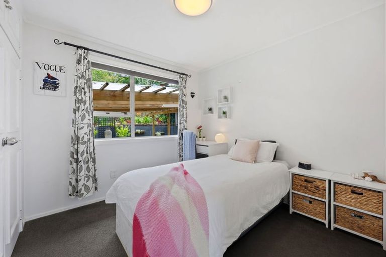 Photo of property in 16 Judkins Crescent, Cockle Bay, Auckland, 2014