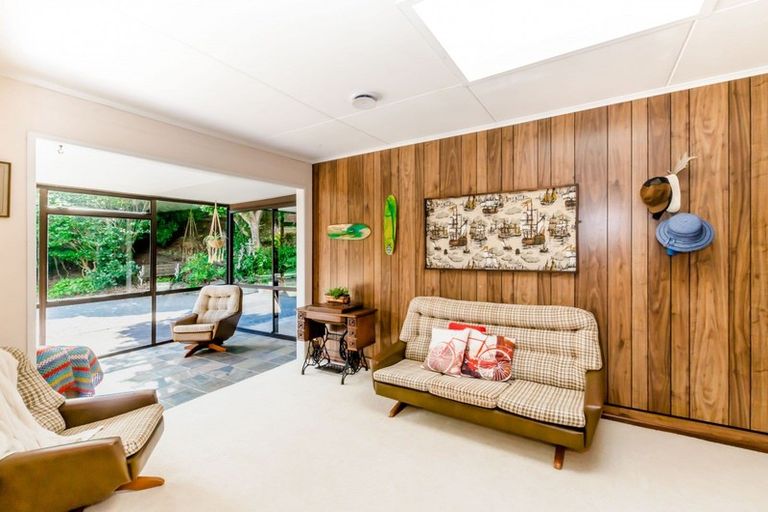 Photo of property in 9 Iti Grove, Waikanae, 5036