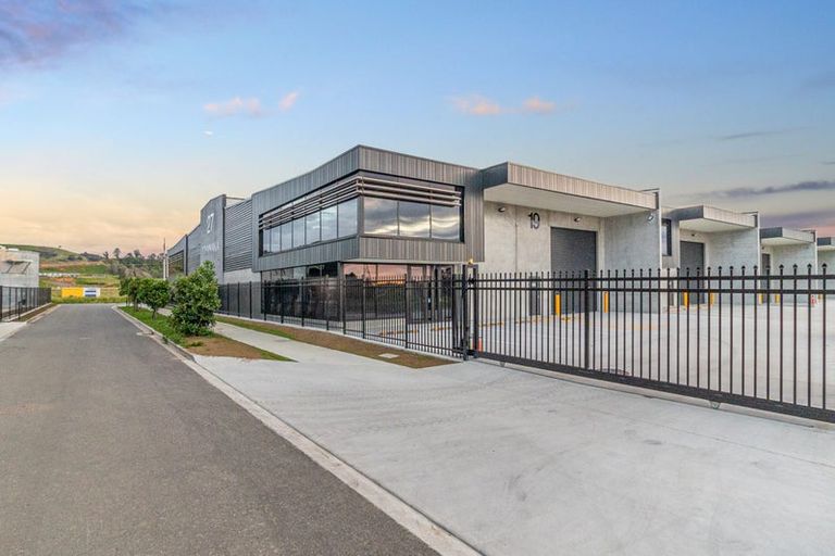 Photo of property in 10 Ba Lane, Ranui, 0612
