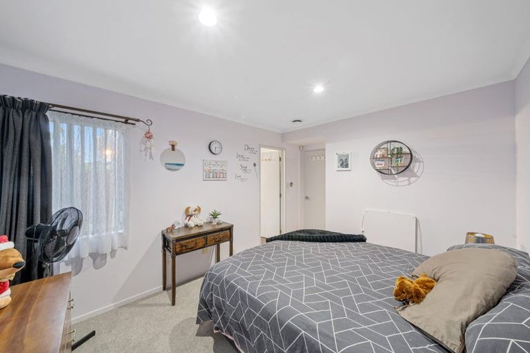 Photo of property in 3 Bezar Place, Flat Bush, Auckland, 2016