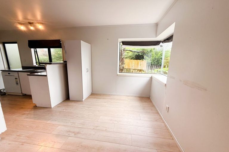 Photo of property in 47h Ambler Avenue, Glen Eden, Auckland, 0602