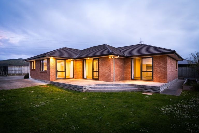 Photo of property in 8 Gibraltar Way, Fitzherbert, Palmerston North, 4410