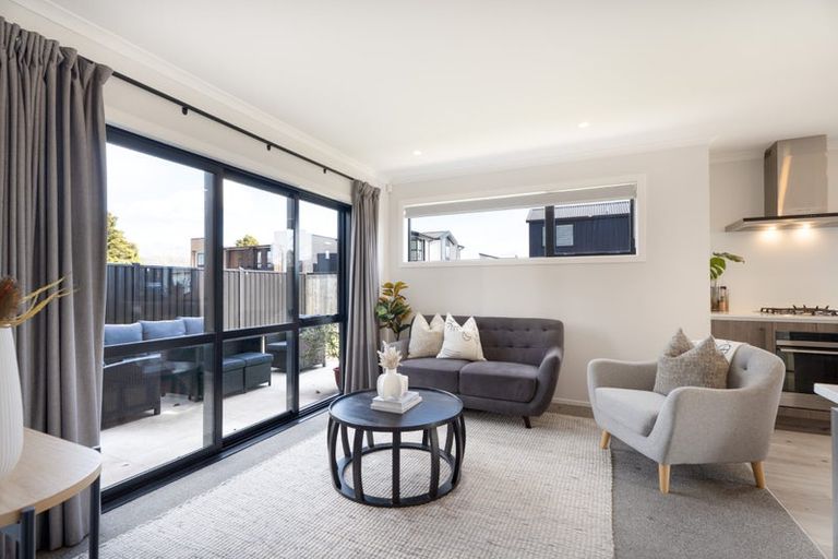 Photo of property in 38 Mawai Hakona Drive, Wallaceville, Upper Hutt, 5018