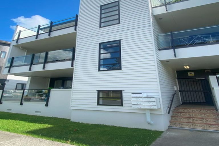 Photo of property in 3/11 Carlos Drive, Flat Bush, Auckland, 2016