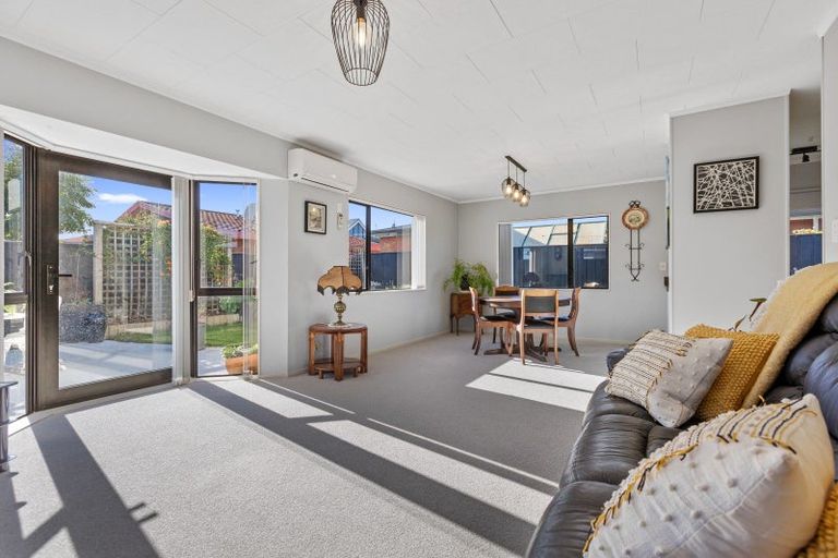 Photo of property in 1 Mangorei Road, Merrilands, New Plymouth, 4312