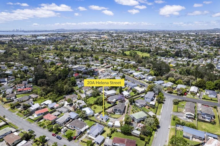 Photo of property in 2/20 Helena Street, Massey, Auckland, 0614