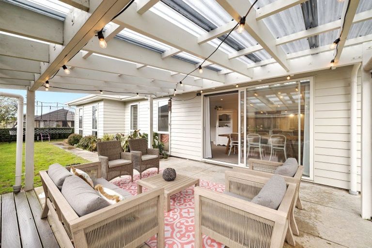 Photo of property in 2 Raiha Street, Papamoa Beach, Papamoa, 3118