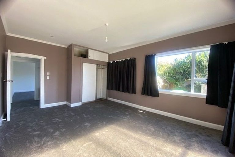 Photo of property in 22 Winters Road, Redwood, Christchurch, 8051