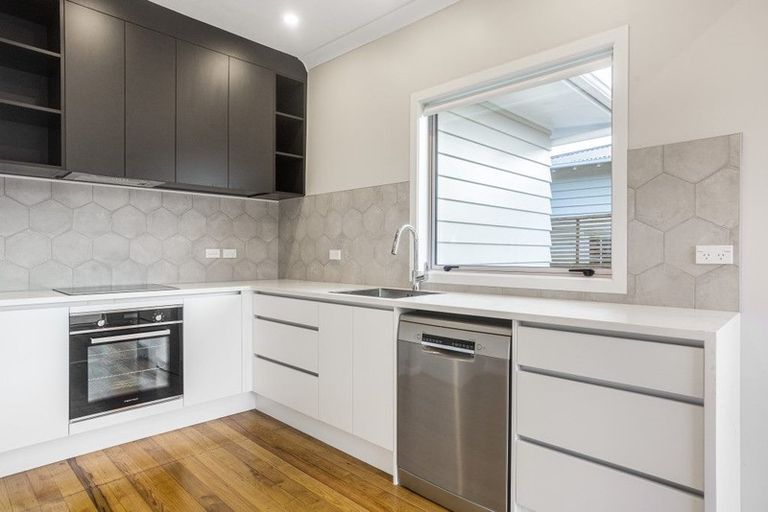 Photo of property in 2/55 Aramoana Avenue, Devonport, Auckland, 0624