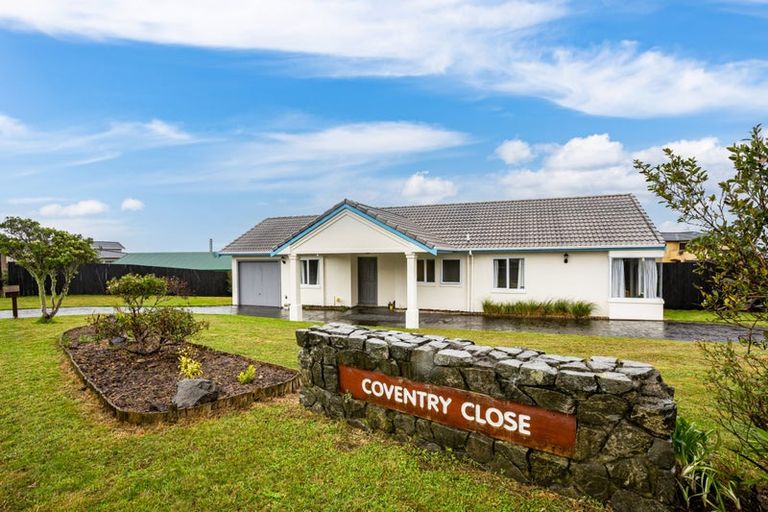 Photo of property in 2 Coventry Close, Ascot Park, Porirua, 5024