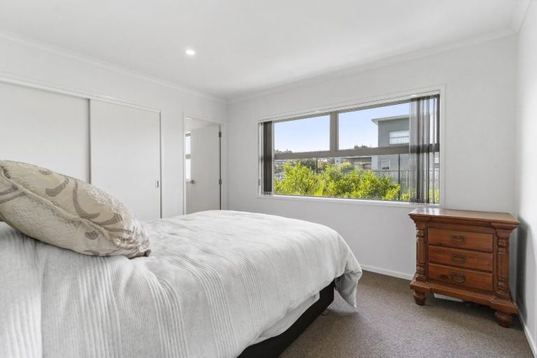 Photo of property in 8 Karauria Lane, Orewa, 0931