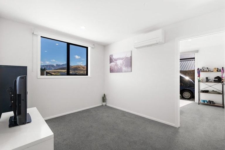 Photo of property in 31 Muster Road, Jacks Point, 9371