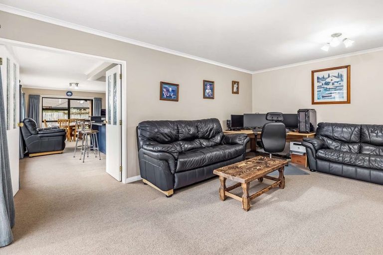 Photo of property in 49 Peppertree Glade, Kelvin Grove, Palmerston North, 4414