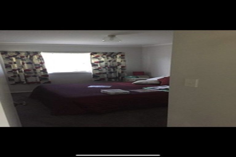 Photo of property in 2/18 Milton Road, Orewa, 0931