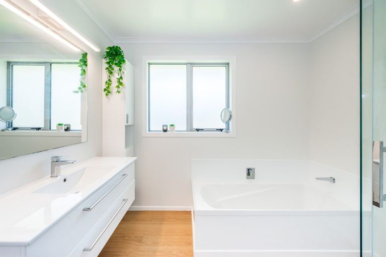 Photo of property in 21 Kohekohe Road, Waikanae, 5036