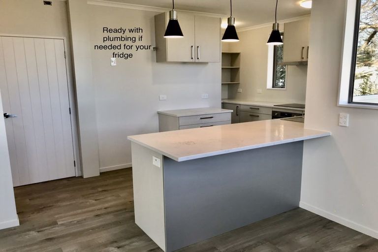 Photo of property in 2d/4 Sunnynook Road, Sunnynook, Auckland, 0620