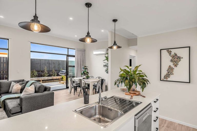 Photo of property in 36 Palliser Place, Milson, Palmerston North, 4414