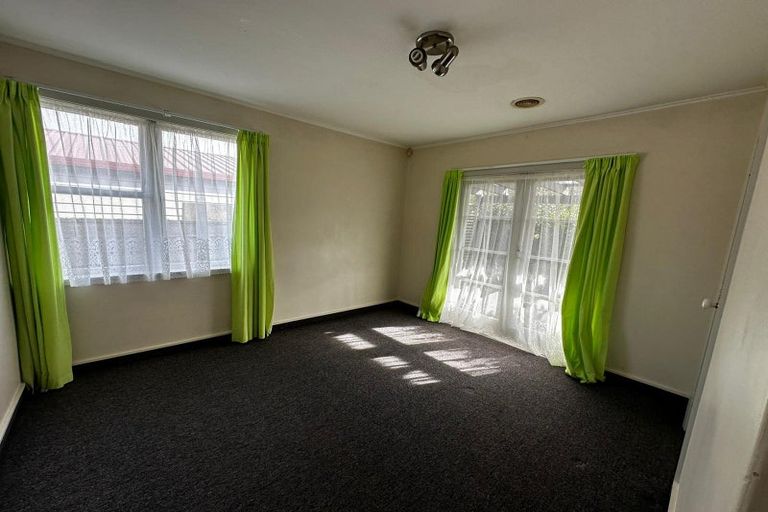 Photo of property in 976 High Street, Avalon, Lower Hutt, 5011