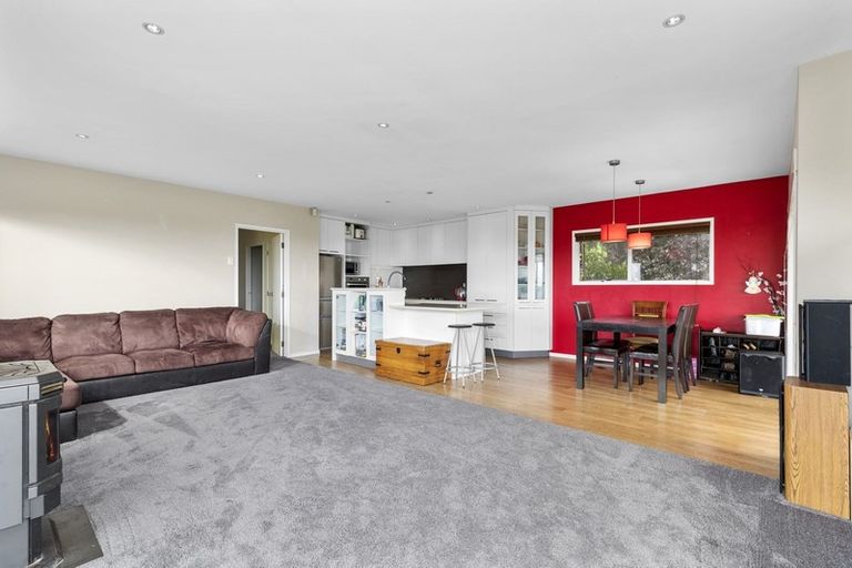 Photo of property in 4 Geoffrey Road, Torbay, Auckland, 0630