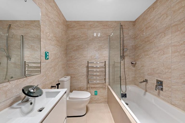 Photo of property in 15 Hoiho Road, Pukekohe, 2120