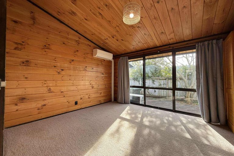 Photo of property in 2/68 Gibbons Street, Ebdentown, Upper Hutt, 5018