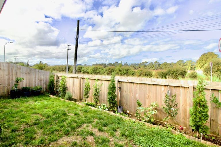 Photo of property in 56 Cosgrave Road, Papakura, 2110