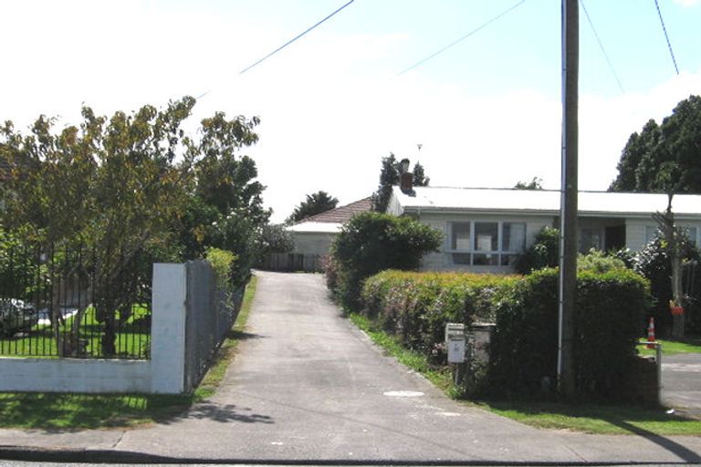 Photo of property in 59a Taikata Road, Te Atatu Peninsula, Auckland, 0610