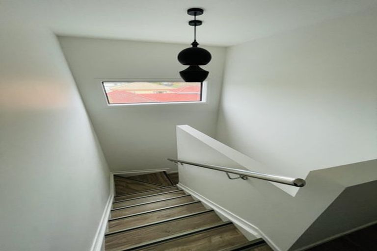 Photo of property in 6 Korama Lane, New Lynn, Auckland, 0600