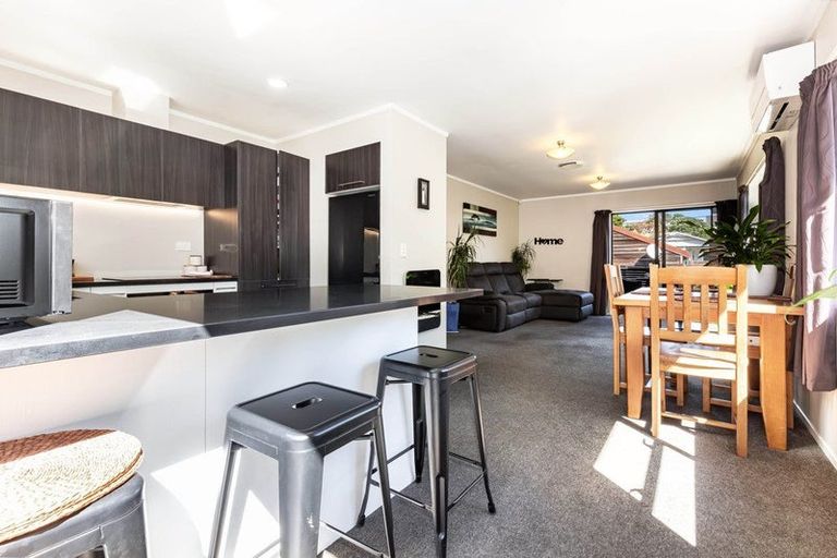 Photo of property in 10b Mersey Street, Island Bay, Wellington, 6023