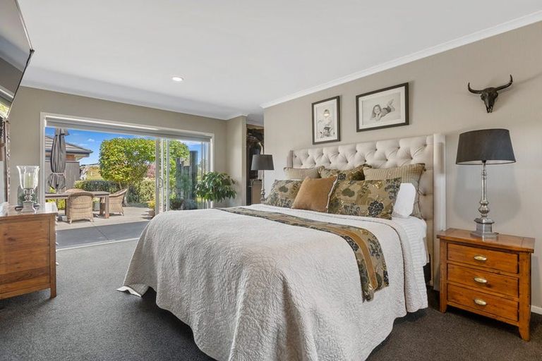 Photo of property in 2 Golf Course Lane, Waiwhakaiho, New Plymouth, 4312