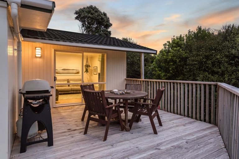 Photo of property in 96 Leeward Drive, Whitby, Porirua, 5024