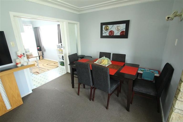 Photo of property in 20 Eskdale Road, Birkdale, Auckland, 0626