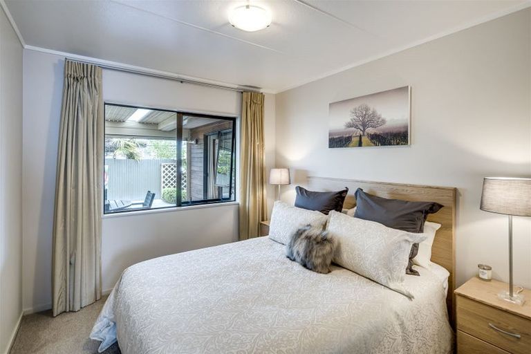 Photo of property in 23a Hammond Road, Taradale, Napier, 4112