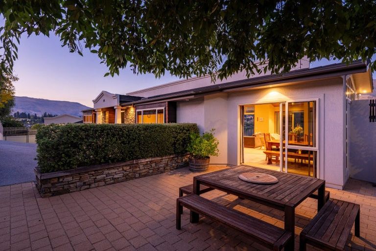 Photo of property in 10 Lismore Street, Wanaka, 9305