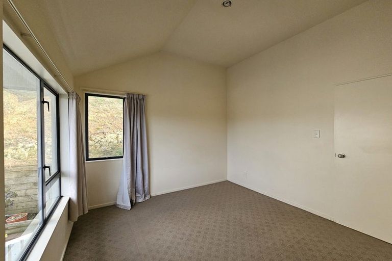 Photo of property in 6b Atamira Close, Churton Park, Wellington, 6037