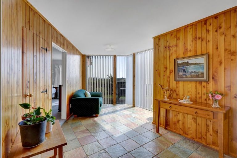 Photo of property in 16 Hussey Street, Oakura, 4314