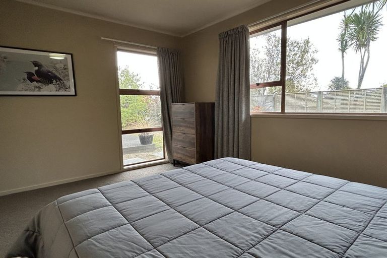 Photo of property in 1/12 Gradwell Place, Two Mile Bay, Taupo, 3330