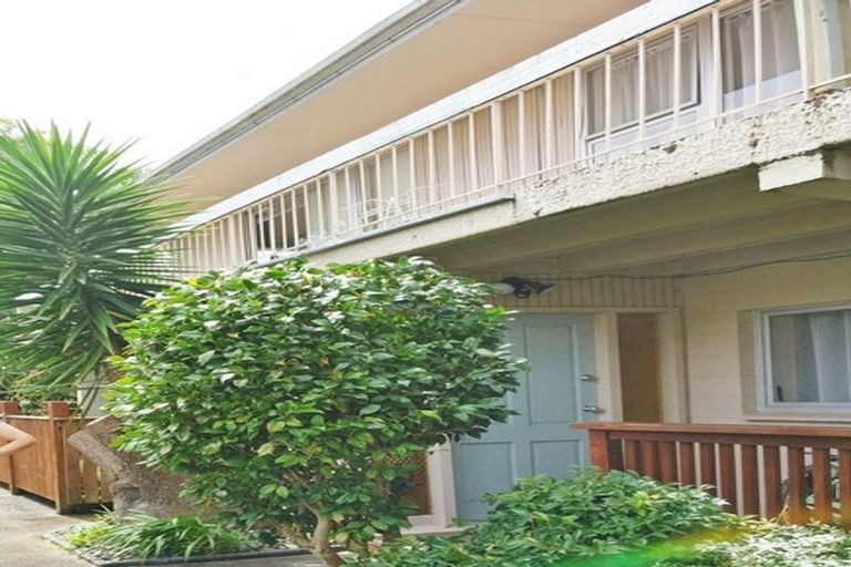 Photo of property in 2/27 Kerswill Place, Pakuranga, Auckland, 2010
