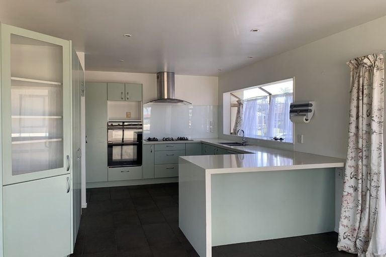 Photo of property in 3 Bridgehead Cove, West Harbour, Auckland, 0618