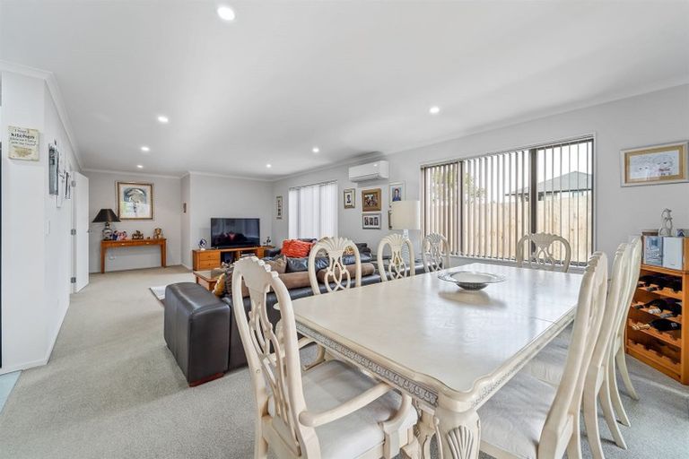 Photo of property in 18 Maylee Crescent, Gulf Harbour, Whangaparaoa, 0930