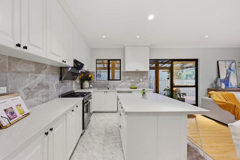 Photo of property in 45a Bradbury Road, Botany Downs, Auckland, 2010