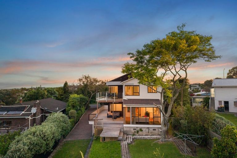 Photo of property in 19 Sunrise Avenue, Murrays Bay, Auckland, 0630