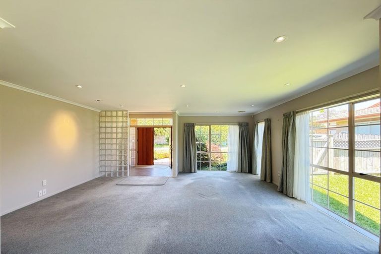 Photo of property in 10 Amherst Place, Albany, Auckland, 0632