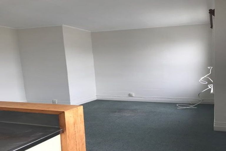 Photo of property in 100 Wallace Street, Mount Cook, Wellington, 6021