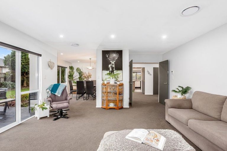 Photo of property in 41 Joseph Banks Drive, Whitby, Porirua, 5024
