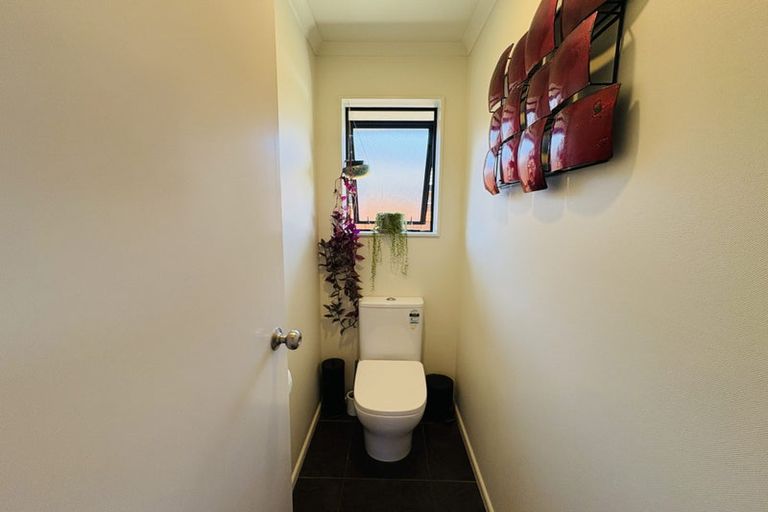 Photo of property in 68 Branigan Parade, Kelvin Grove, Palmerston North, 4414